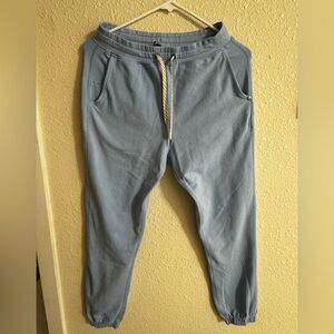 Vuori woman’s Sky Blue Joggers